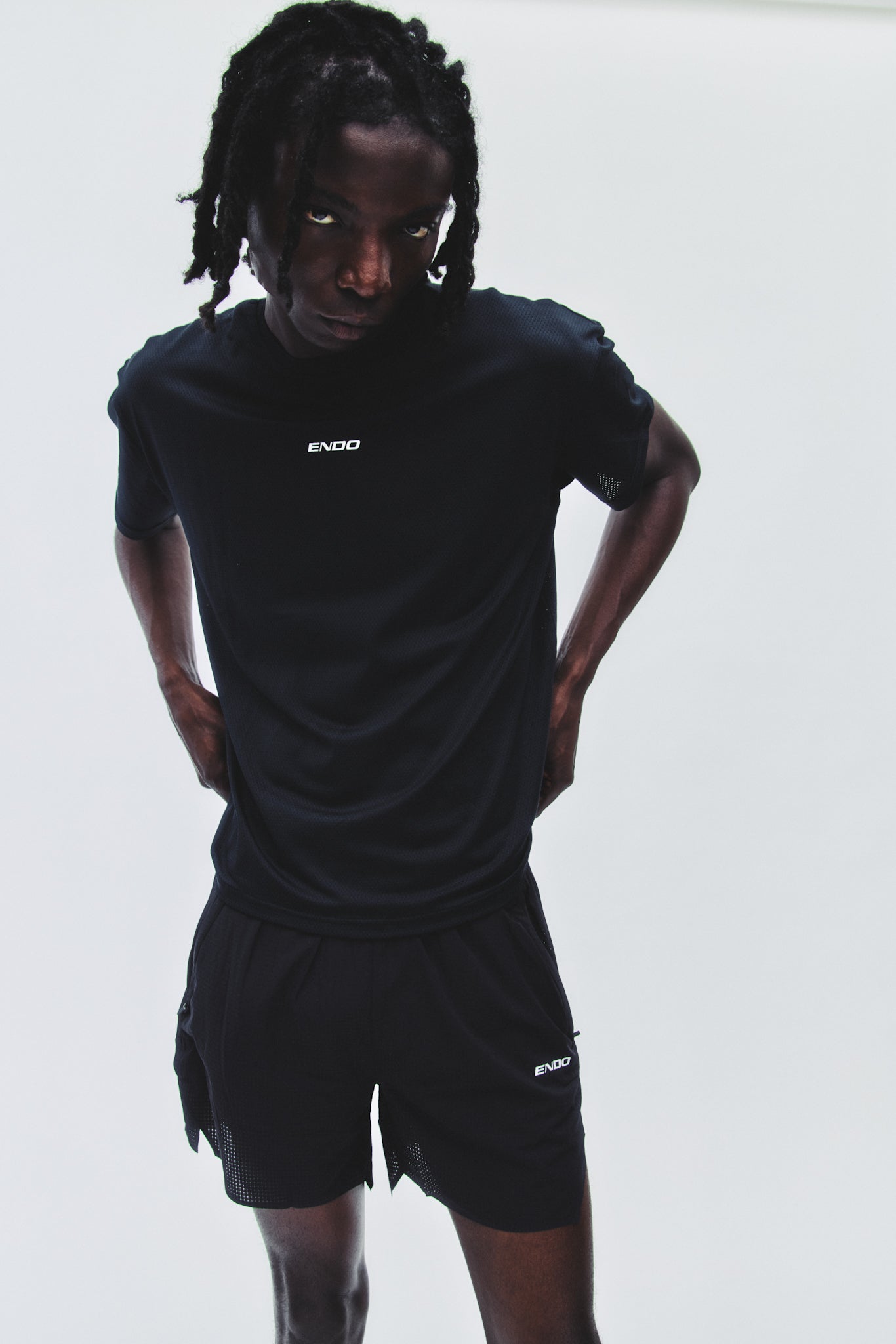 トップス ENDO Black Performance Tee – ENDO